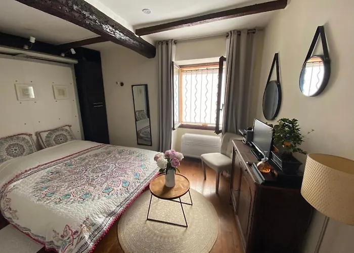 Au Coeur Du Vieil Antibes